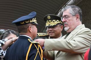 Arévalo destaca el papel del Ejército contra la "cruel" amenaza del narcotráfico