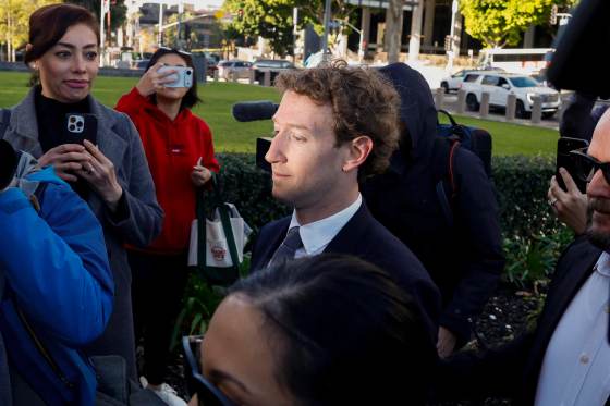 Mark Zuckerberg defiende que cada empresa asuma la seguridad de sus modelos de IA