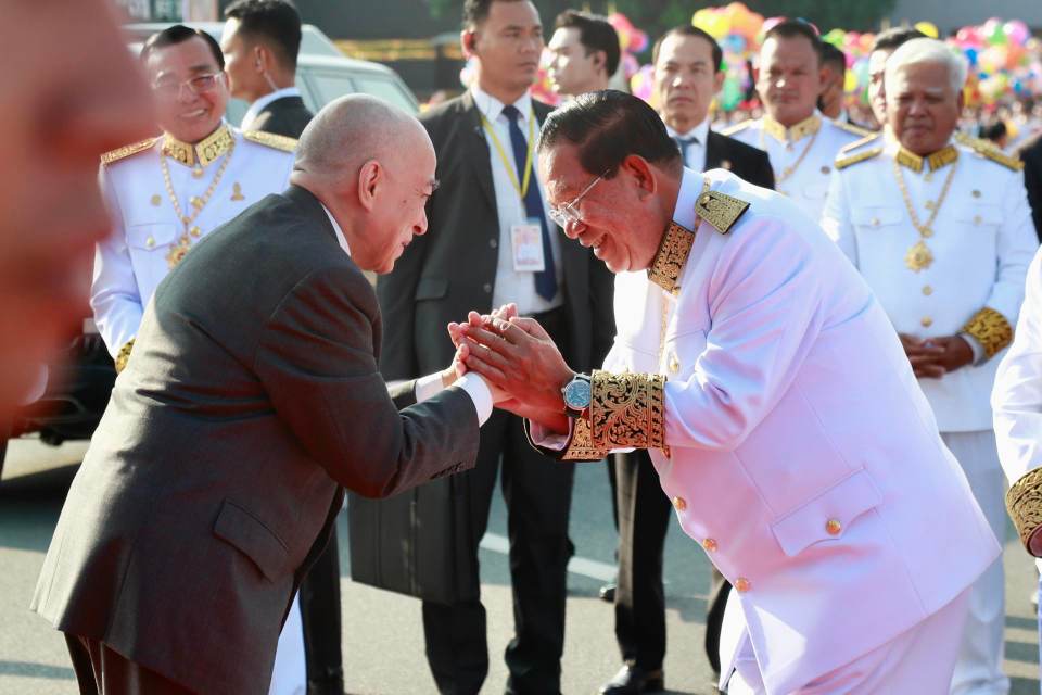 Hun Sen se reunirá con Xi Jinping en Pekín con las estafas digitales y comercio de fondo