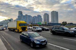 Caos, atascos y nuevos peligros: Kiev se adapta a la campaña rusa contra sus puentes