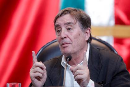 México y España celebran el centenario de Jaime Sabines, 'el poeta de la gente'