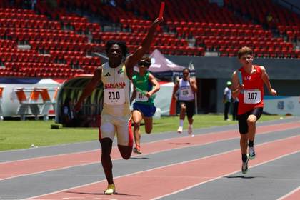 Siete récords en atletismo de pista y campo marcan la penúltima fecha de Panamá 2026