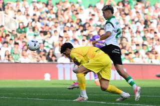 El argentino Dituro pide disculpas por su error en la derrota del Elche ante el Racing