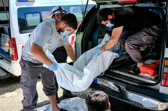 Los rescatistas de Nabatieh, entre bombas e incertidumbre: “No sabemos si regresaremos”