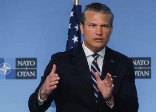 Hegseth anuncia una revisión de seis meses de presencia militar y bases de EEUU en Europa