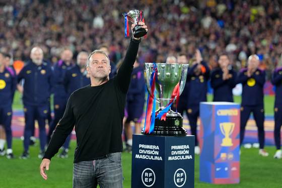 Hansi, más azulgrana; el Barça, más de Flick