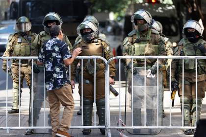 Kast anuncia recorte de 77 millones de dólares en seguridad con "emergencia" por crimenes