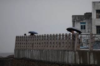 Las lluvias asociadas al tifón Saudel dejan un desaparecido y casas derrumbadas en el sur de China