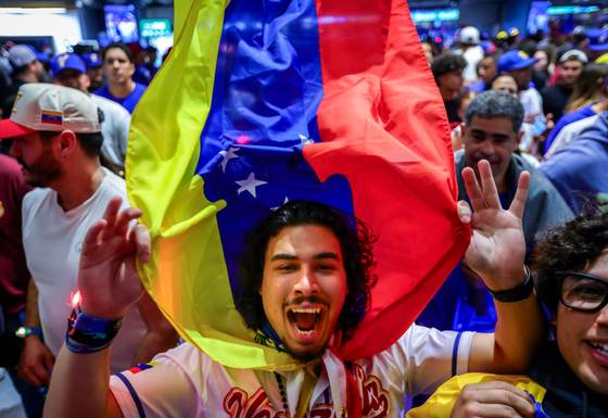 María Corina Machado celebra la conquista venezolana de su primer Clásico Mundial