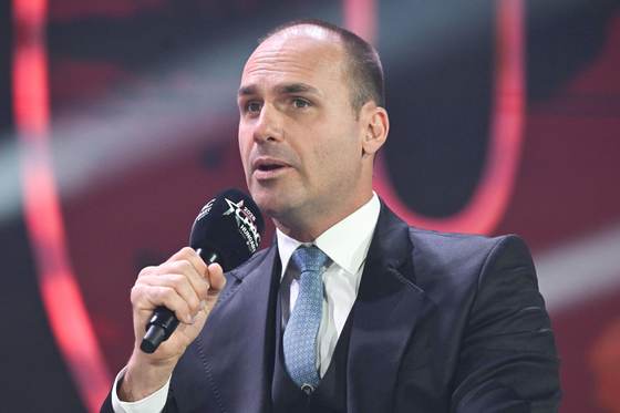 Flávio y Eduardo Bolsonaro participan en la conferencia conservadora CPAC en Texas