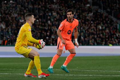 El Barcelona traspasa al portero Iñaki Peña al Panathinaikos griego
