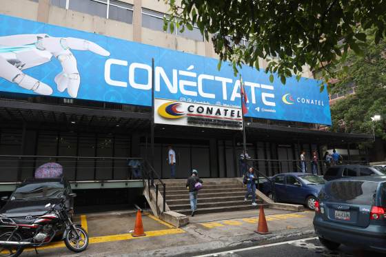 El Gobierno venezolano levanta las restricciones a sitios web de prensa en medio del diálogo