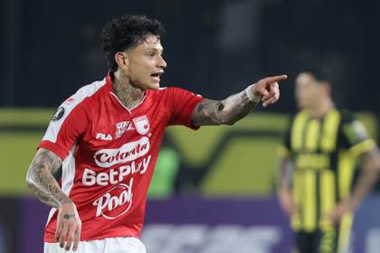 0-1. Lacónica despedida de Peñarol y victoria de Santa Fe con sabor agridulce