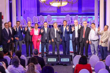 Técnicos de Fujimori y Sánchez se disputan el centro en el primer debate electoral en Perú
