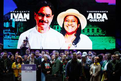 Iván Cepeda apunta a ganar en primera vuelta para "construir oportunidades" en Colombia