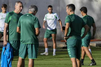 Ceballos, exultante por su vuelta a casa: "Es momento de devolver el cariño a la afición"
