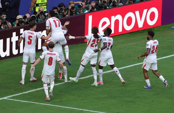 1-2. Bellingham hunde el navío noruego