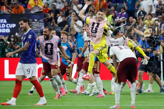 0-2 España le amarga la fiesta a Mbappé y es ¡finalista del Mundial!