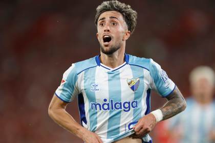 1-2. El Málaga vence y asciende a Primera ocho años después