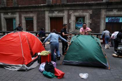 Maestros de México levantan protestas en capital y Oaxaca tras acuerdos con el Gobierno
