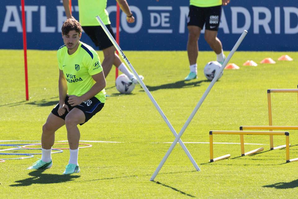 Julián Alvarez, duda contra el tiempo para el derbi