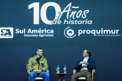 Expresidente Lacalle Pou pide avanzar en proyecto de puerto paraguayo en el mar de Uruguay