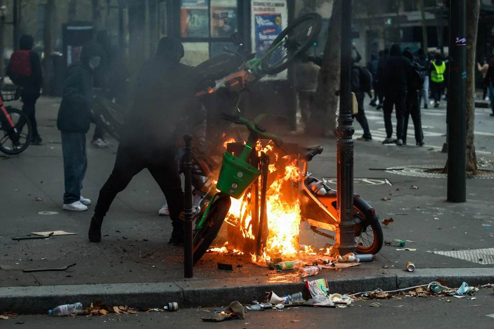 Detenidas 855 personas sólo en París durante la jornada de protestas sociales en Francia