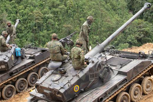 Ecuador bombardea una zona de minería ilegal en una localidad fronteriza con Colombia