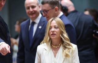 Meloni prevé otras alternativas a los controles a España tras reunirse con Sánchez