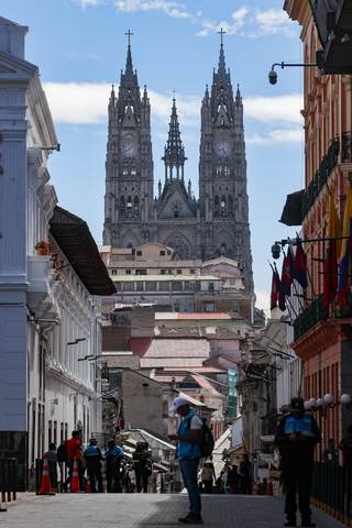 La encrucijada del centro histórico de Quito: más turistas, más negocios y menos vecinos