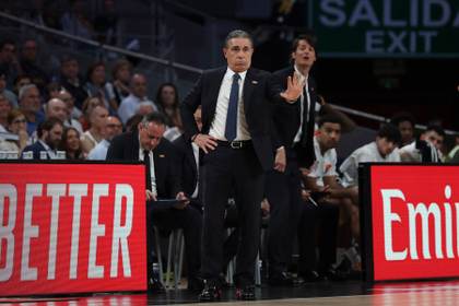 81-87. El Real Madrid somete a tiempo al Hapoel y se mete en la Final a Cuatro de Atenas
