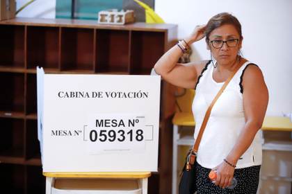 Perú incorpora a 2.500 observadores para vigilar la llegada de material electoral en Lima
