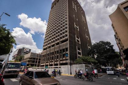 EE.UU. levanta las sanciones al sistema de banca pública de Venezuela