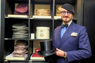 La sombrerería que inventó el bombín cumple 350 años con clientes como Churchill y Beckham