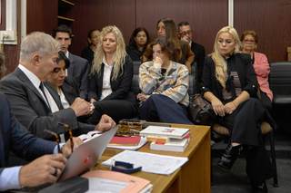 Enfermeros de Maradona no tenían indicado controlarle los signos vitales, según un testigo