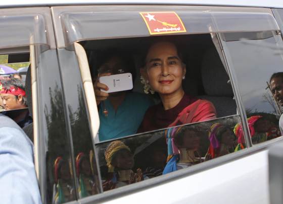 Birmania anuncia nueva amnistía masiva que excluye a la nobel Suu Kyi, según su partido