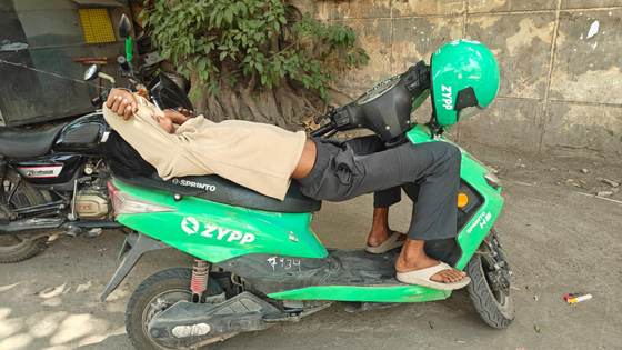 Repartidores piden al Gobierno de Nueva Delhi prohibir pedidos en las horas de mayor calor