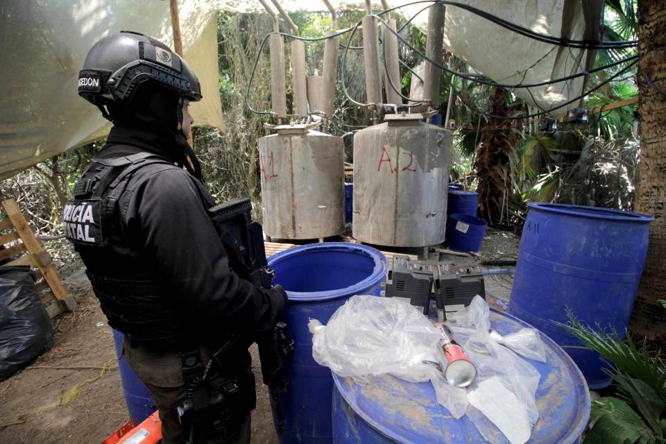 Desmantelan laboratorio clandestino con 100 kilos de metanfetamina en noroeste de México