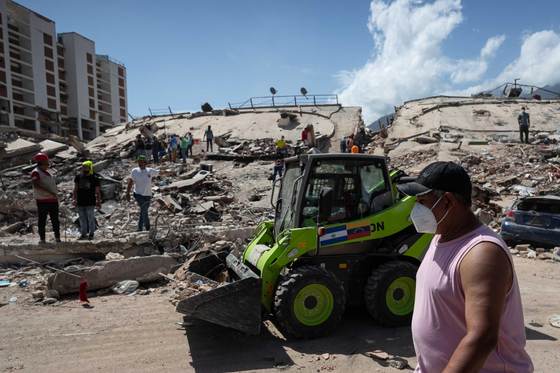 Muchos operadores y pocas máquinas, el dilema para avanzar en los rescates en Venezuela