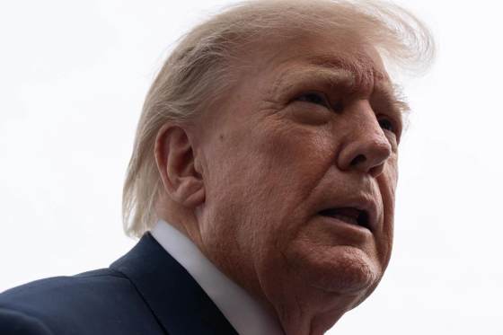 Trump llama "corrupto" al comité del Nobel de la Paz y dice que Pillay es una desconocida
