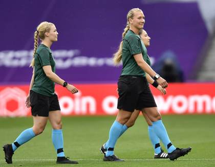 La sueca Tess Olofsson arbitrará la final europea entre el Barça y el Olympique de Lyon