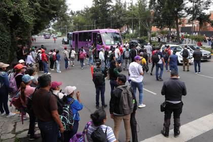 Maestros mexicanos reactivan protestas ante presunto incumplimiento de acuerdos