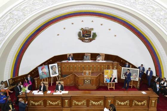 Parlamento aprueba ley para acelerar trámites de Venezuela en medio de intereses de EE.UU.