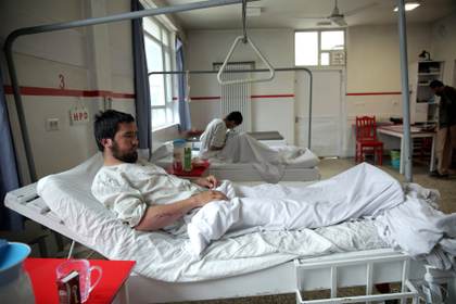 Afganistán denuncia una oleada de 24 cohetes paquistaníes tras el fin de la tregua