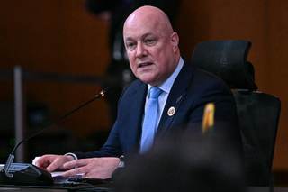 El primer ministro neozelandés supera una moción de confianza dentro de su partido