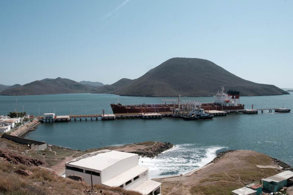 Al grito de “¡Aquí no!”, pueblos indígenas en México anuncian toma de planta de amoniaco
