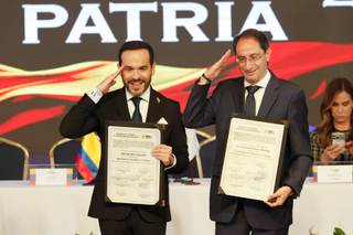 Consejo electoral entrega a De la Espriella credencial como presidente electo de Colombia