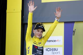Vingegaard: "Estoy satisfecho por conservar el maillot amarillo"