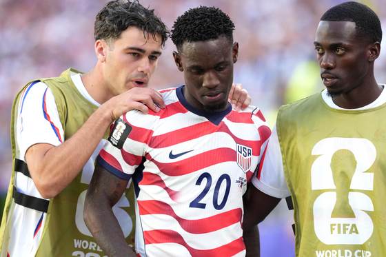 La prensa belga habla de "Balogun Gate" y "aroma a partido extraño" antes del EEUU-Bélgica