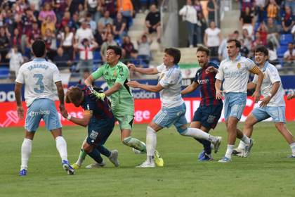 El arquero argentino Esteban Andrada, suspendido 13 partidos por el puñetazo a Pulido